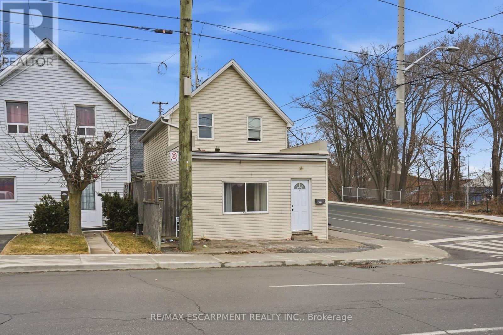 Bachelor - 237 Queen Street N, Hamilton (Strathcona), Ontario  L8R 2W2 - Photo 4 - X12854324