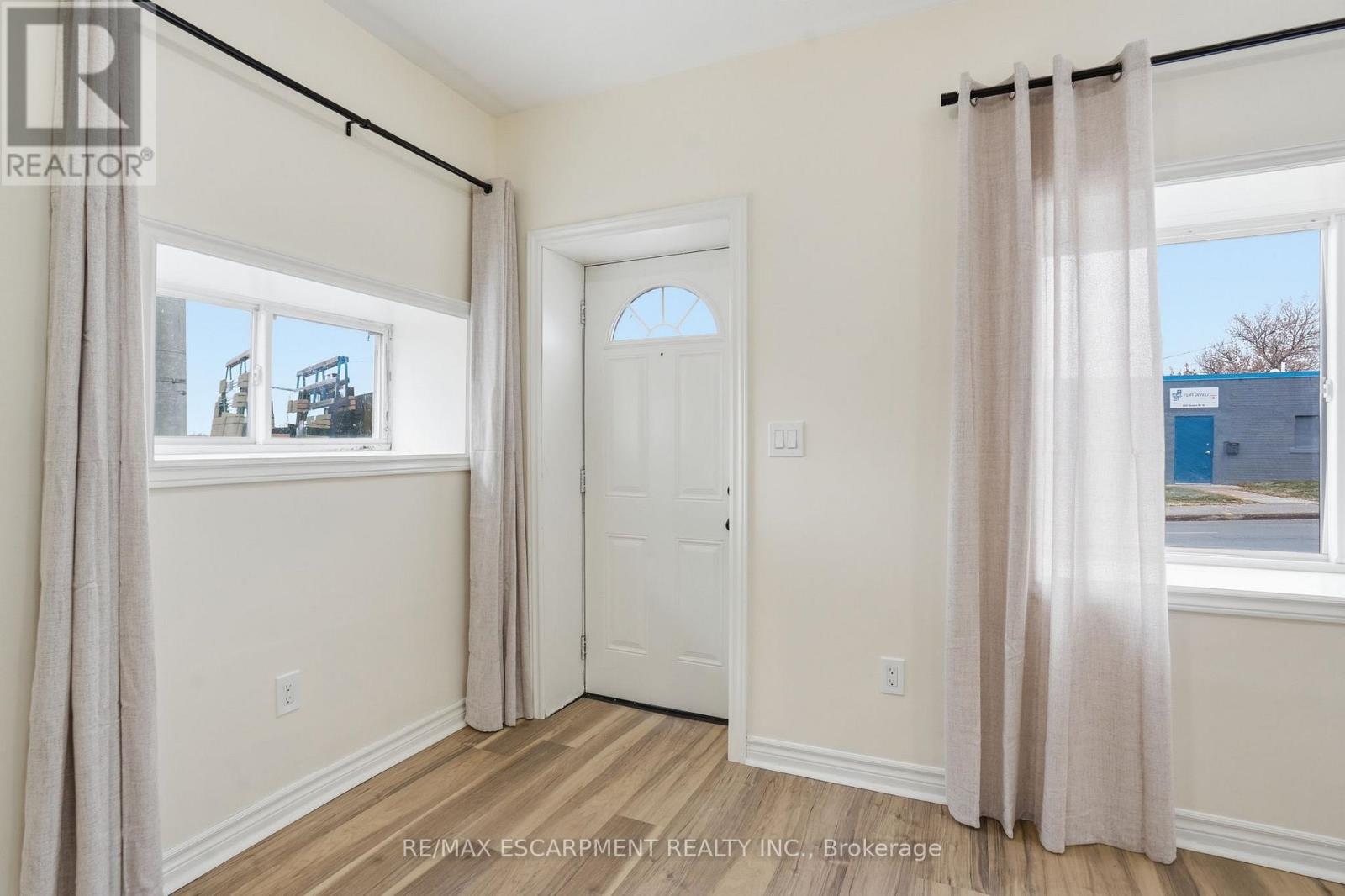 Bachelor - 237 Queen Street N, Hamilton (Strathcona), Ontario  L8R 2W2 - Photo 7 - X12854324