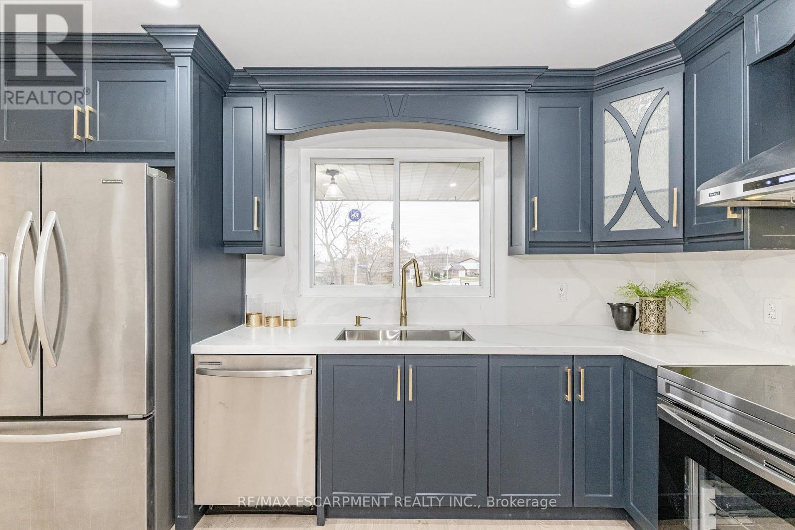 Main - 3045 Portage Road, Niagara Falls (Church's Lane), Ontario  L2J 2J8 - Photo 8 - X12854384