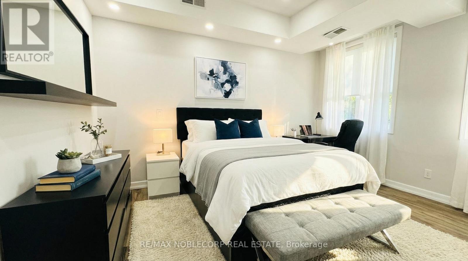 10 - 39 Robinson Street N, Grimsby (Grimsby East), Ontario  L3M 3C8 - Photo 11 - X12854390