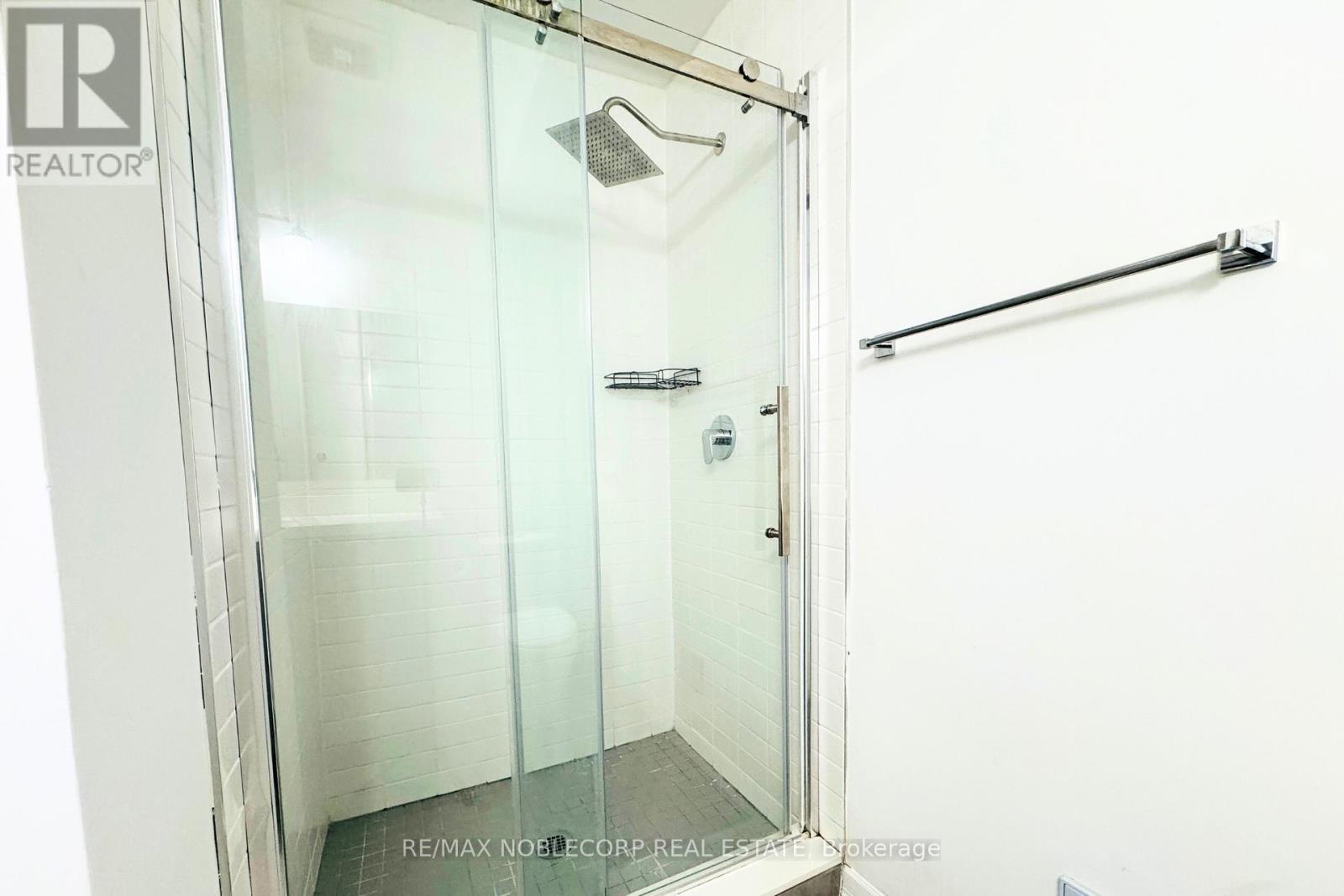 10 - 39 Robinson Street N, Grimsby (Grimsby East), Ontario  L3M 3C8 - Photo 13 - X12854390