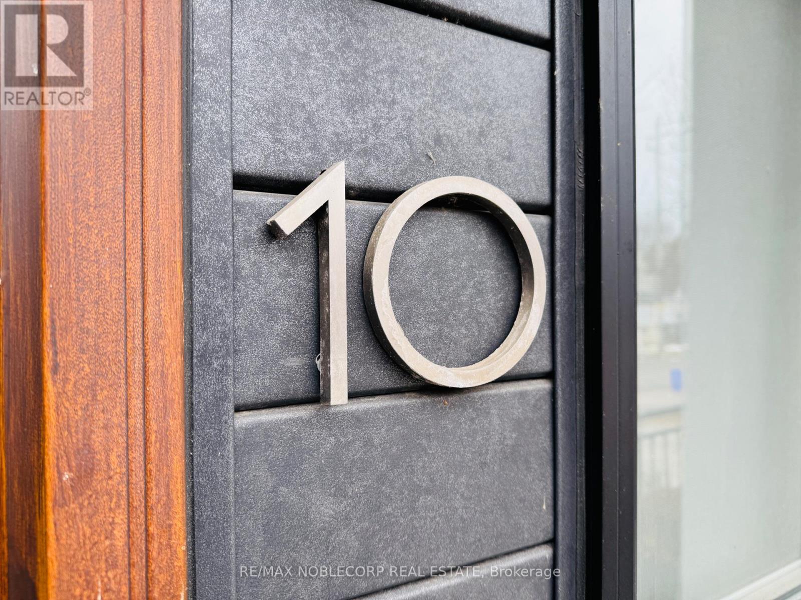 10 - 39 Robinson Street N, Grimsby (Grimsby East), Ontario  L3M 3C8 - Photo 4 - X12854390