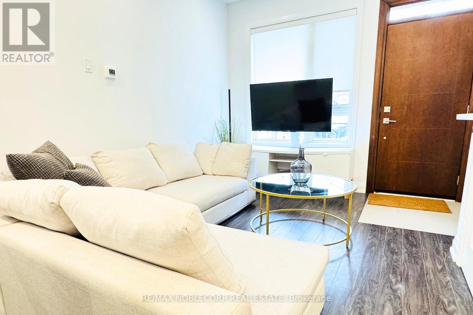 10 - 39 Robinson Street N, Grimsby (Grimsby East), Ontario  L3M 3C8 - Photo 7 - X12854390