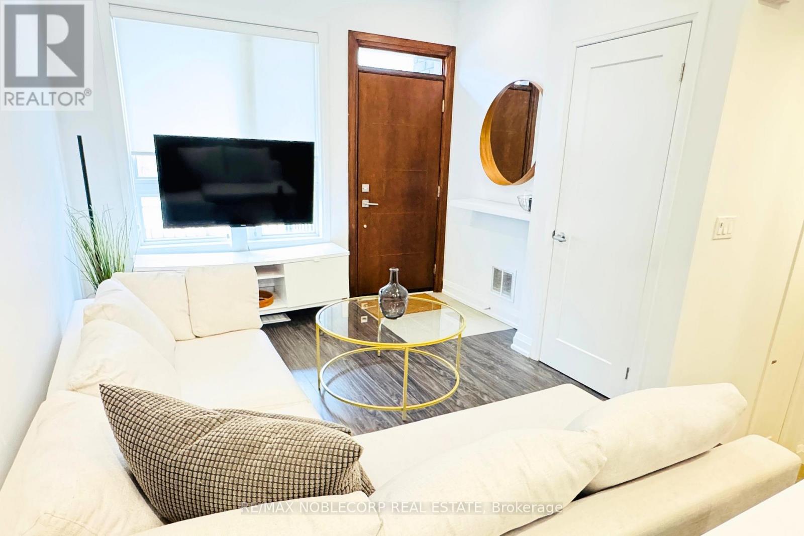 10 - 39 Robinson Street N, Grimsby (Grimsby East), Ontario  L3M 3C8 - Photo 8 - X12854390