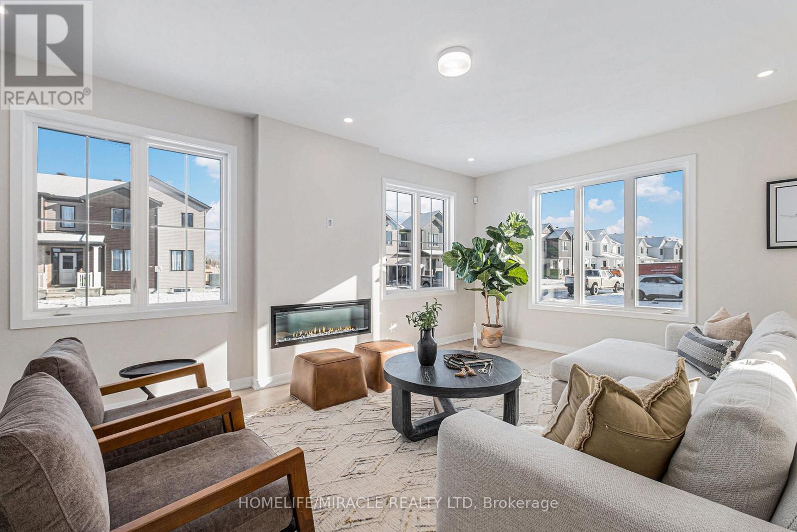 767 Tincture Place, Ottawa, Ontario  K2W 0P2 - Photo 2 - X12854450