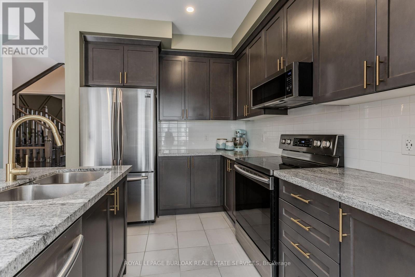 36 Heming Trail, Hamilton (Meadowlands), Ontario  L9K 0J8 - Photo 9 - X12854458