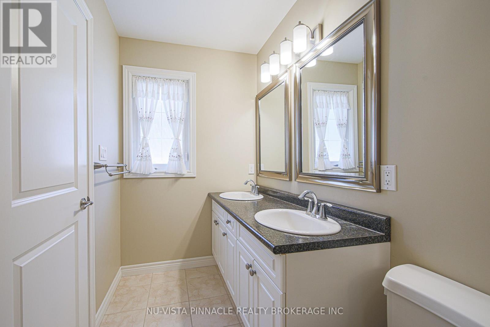 702 Springwood Crescent, London North, Ontario  N6G 0H8 - Photo 10 - X12847190