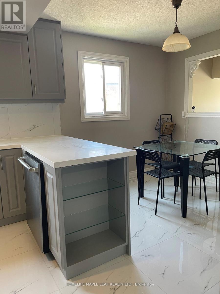 78 Prouse Drive, Brampton, Ontario  L6V 3A8 - Photo 2 - W12588560