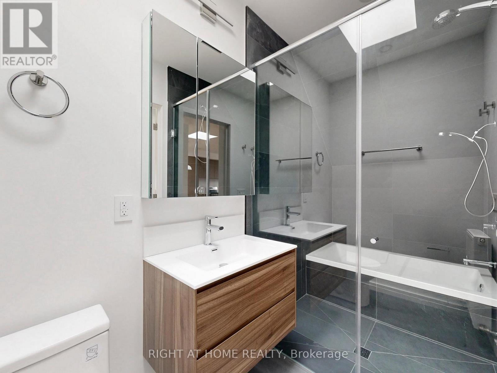 Laneway - 1137 Dovercourt Road, Toronto, Ontario  M6H 2Y1 - Photo 15 - W12543946