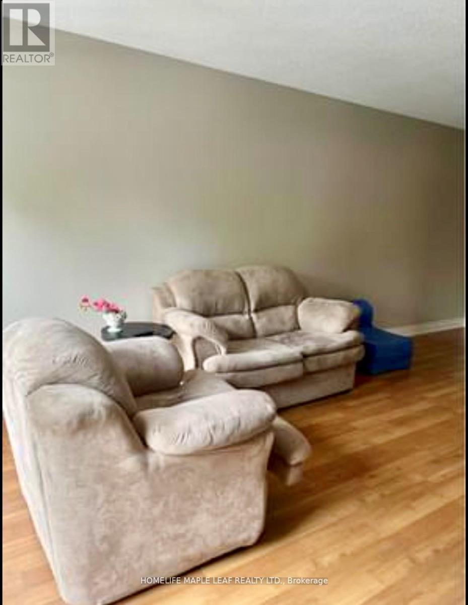 78 Prouse Drive, Brampton, Ontario  L6V 3A8 - Photo 7 - W12588560