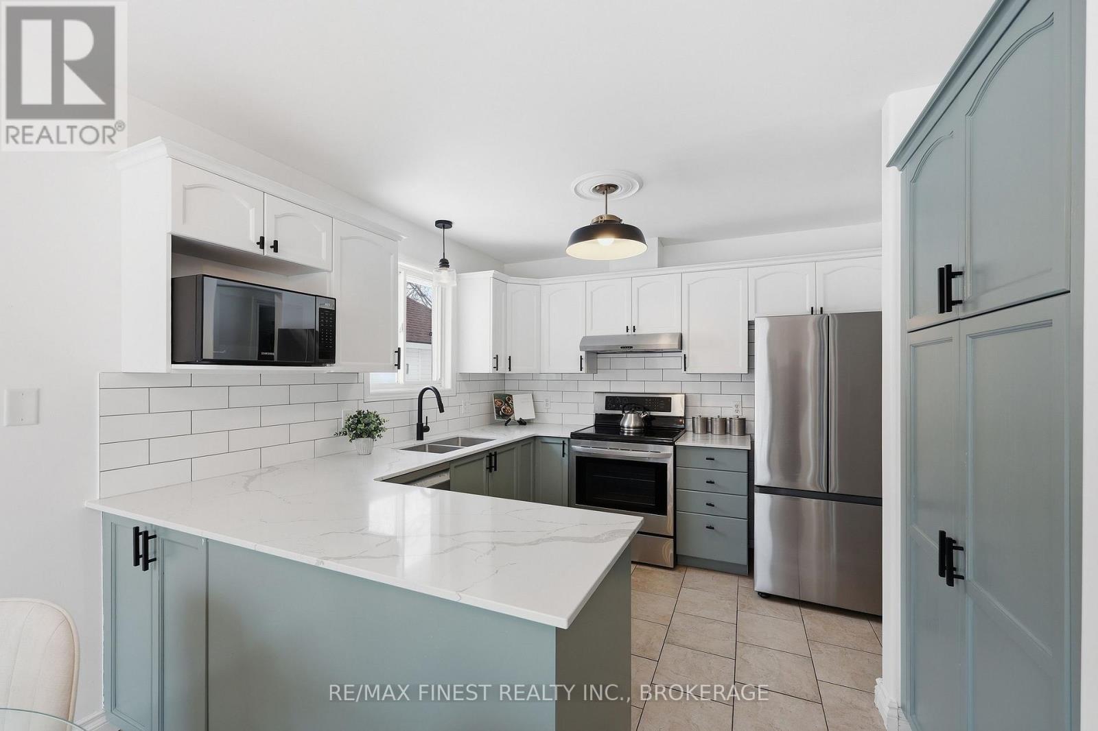 405 Fieldstone Drive, Kingston (Kingston East (Incl Barret Crt)), Ontario  K7K 7E1 - Photo 12 - X12854500