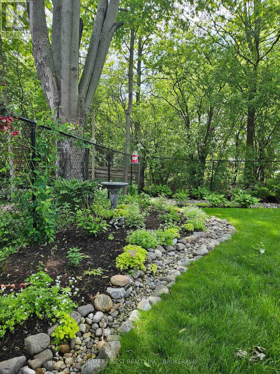 405 Fieldstone Drive, Kingston (Kingston East (Incl Barret Crt)), Ontario  K7K 7E1 - Photo 48 - X12854500