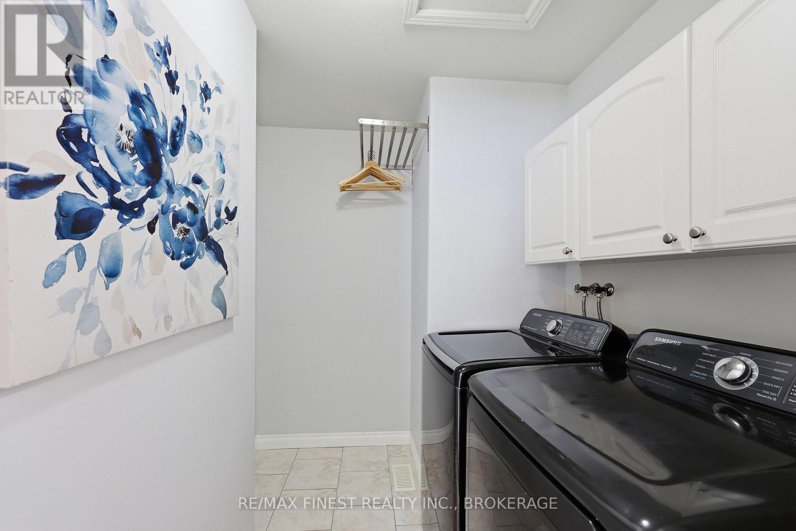 405 Fieldstone Drive, Kingston (Kingston East (Incl Barret Crt)), Ontario  K7K 7E1 - Photo 9 - X12854500