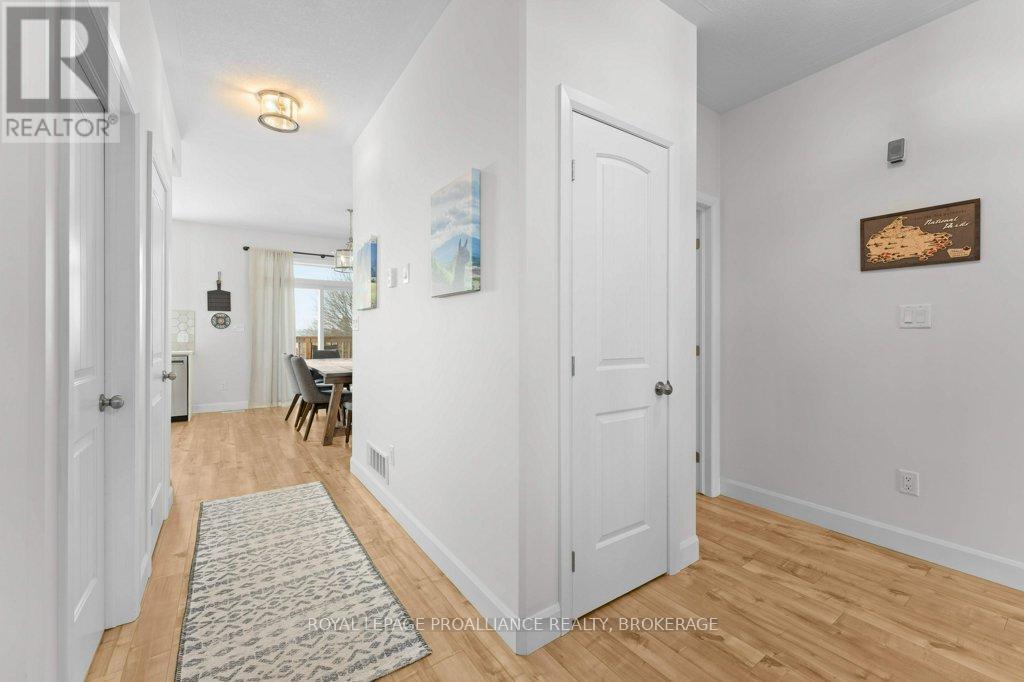 139 Superior Drive, Loyalist, Ontario  K7N 0E5 - Photo 14 - X12854658