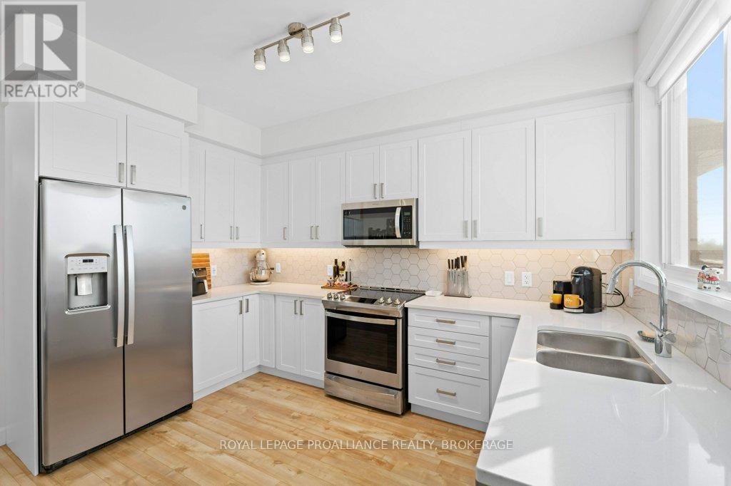 139 Superior Drive, Loyalist, Ontario  K7N 0E5 - Photo 16 - X12854658