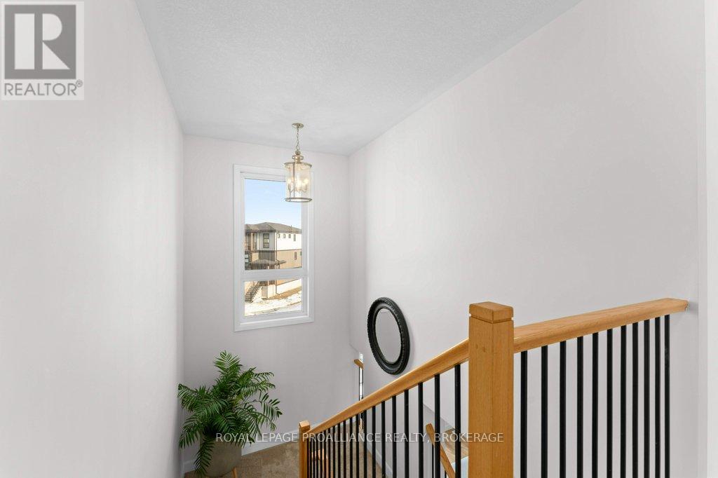 139 Superior Drive, Loyalist, Ontario  K7N 0E5 - Photo 22 - X12854658