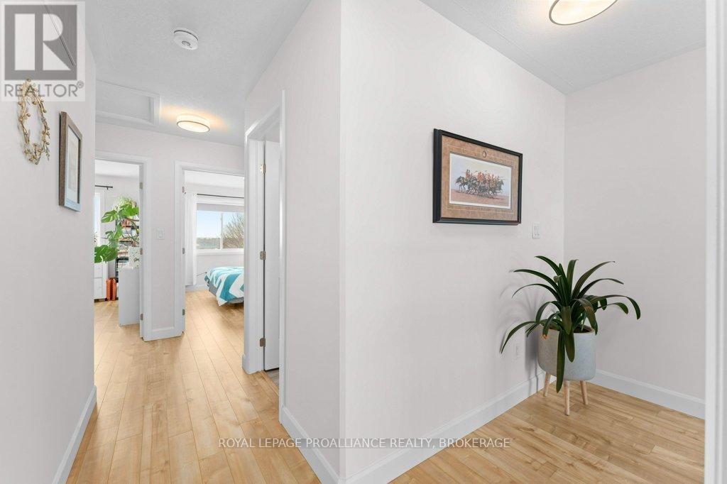 139 Superior Drive, Loyalist, Ontario  K7N 0E5 - Photo 23 - X12854658