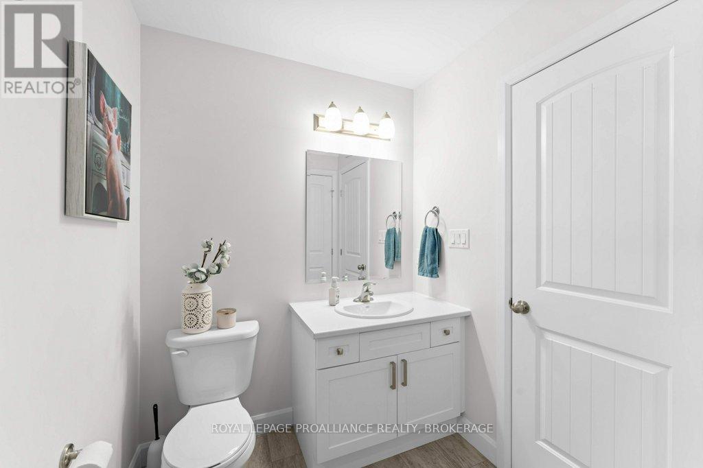 139 Superior Drive, Loyalist, Ontario  K7N 0E5 - Photo 28 - X12854658