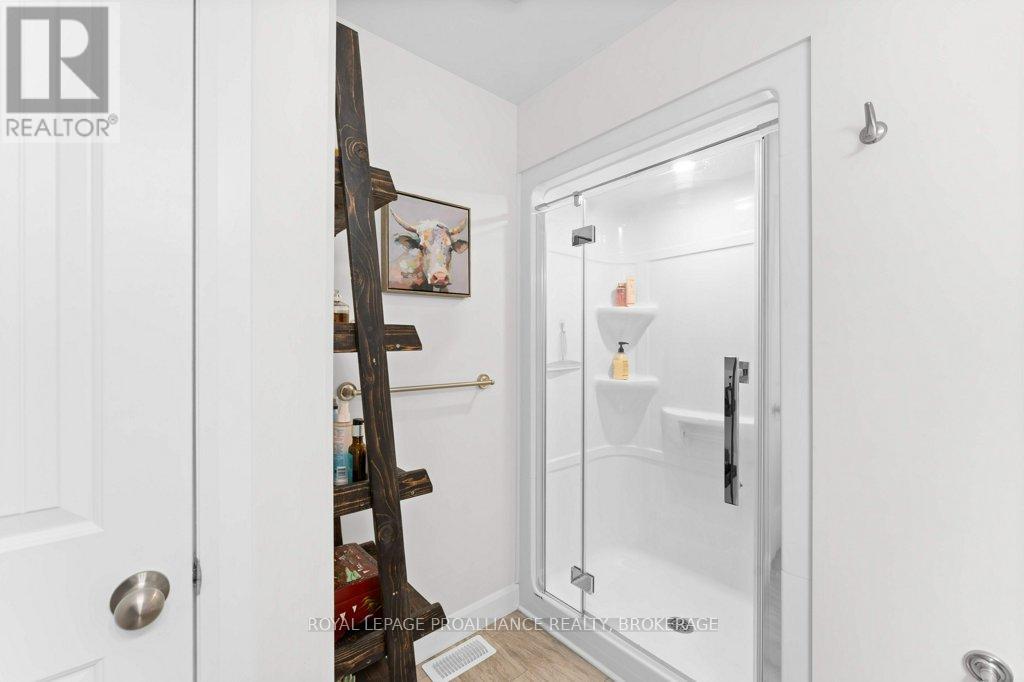 139 Superior Drive, Loyalist, Ontario  K7N 0E5 - Photo 29 - X12854658