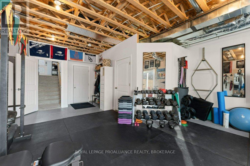 139 Superior Drive, Loyalist, Ontario  K7N 0E5 - Photo 36 - X12854658