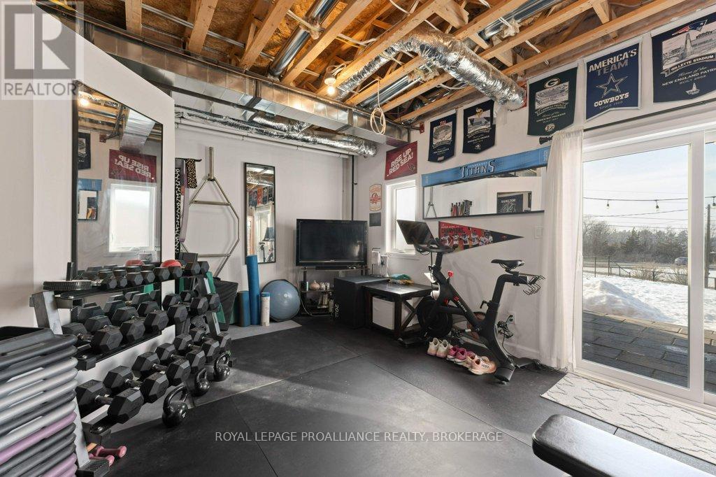 139 Superior Drive, Loyalist, Ontario  K7N 0E5 - Photo 37 - X12854658