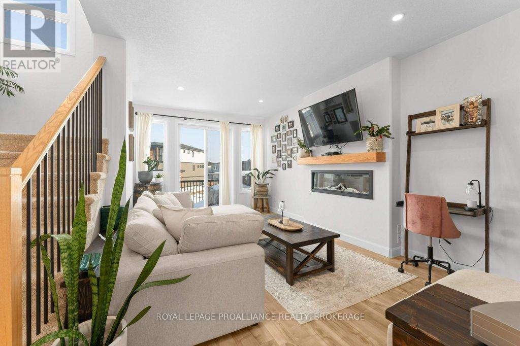 139 Superior Drive, Loyalist, Ontario  K7N 0E5 - Photo 9 - X12854658