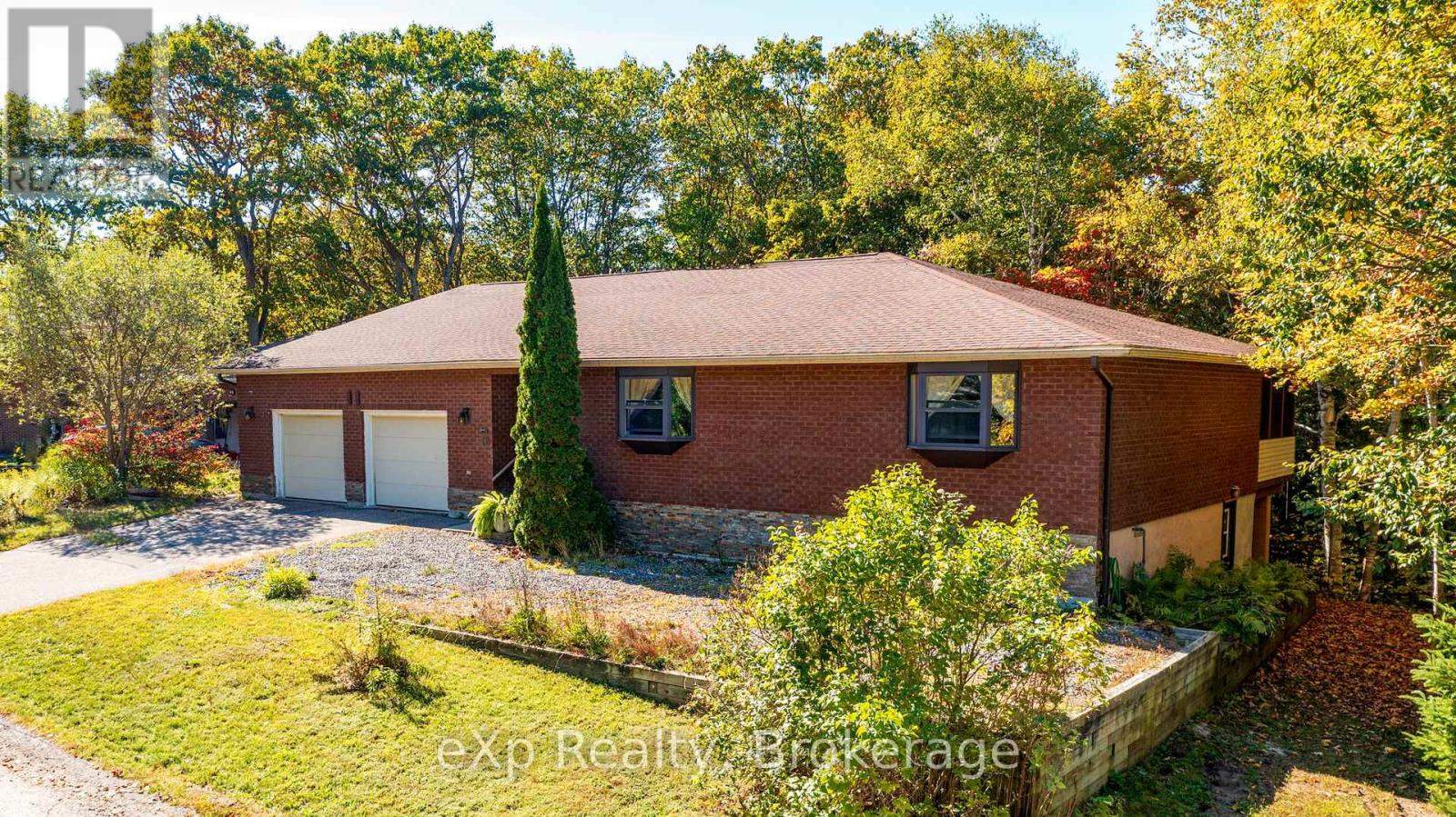 18 Kristen Heights, Parry Sound, Ontario  P2A 2Z6 - Photo 1 - X12444974