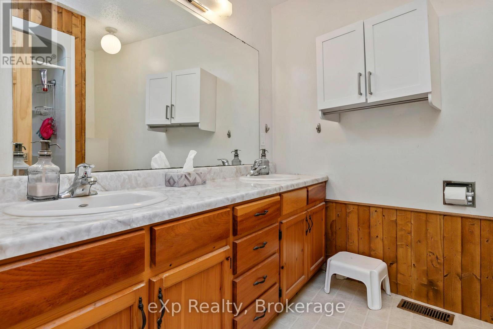 18 Kristen Heights, Parry Sound, Ontario  P2A 2Z6 - Photo 19 - X12444974