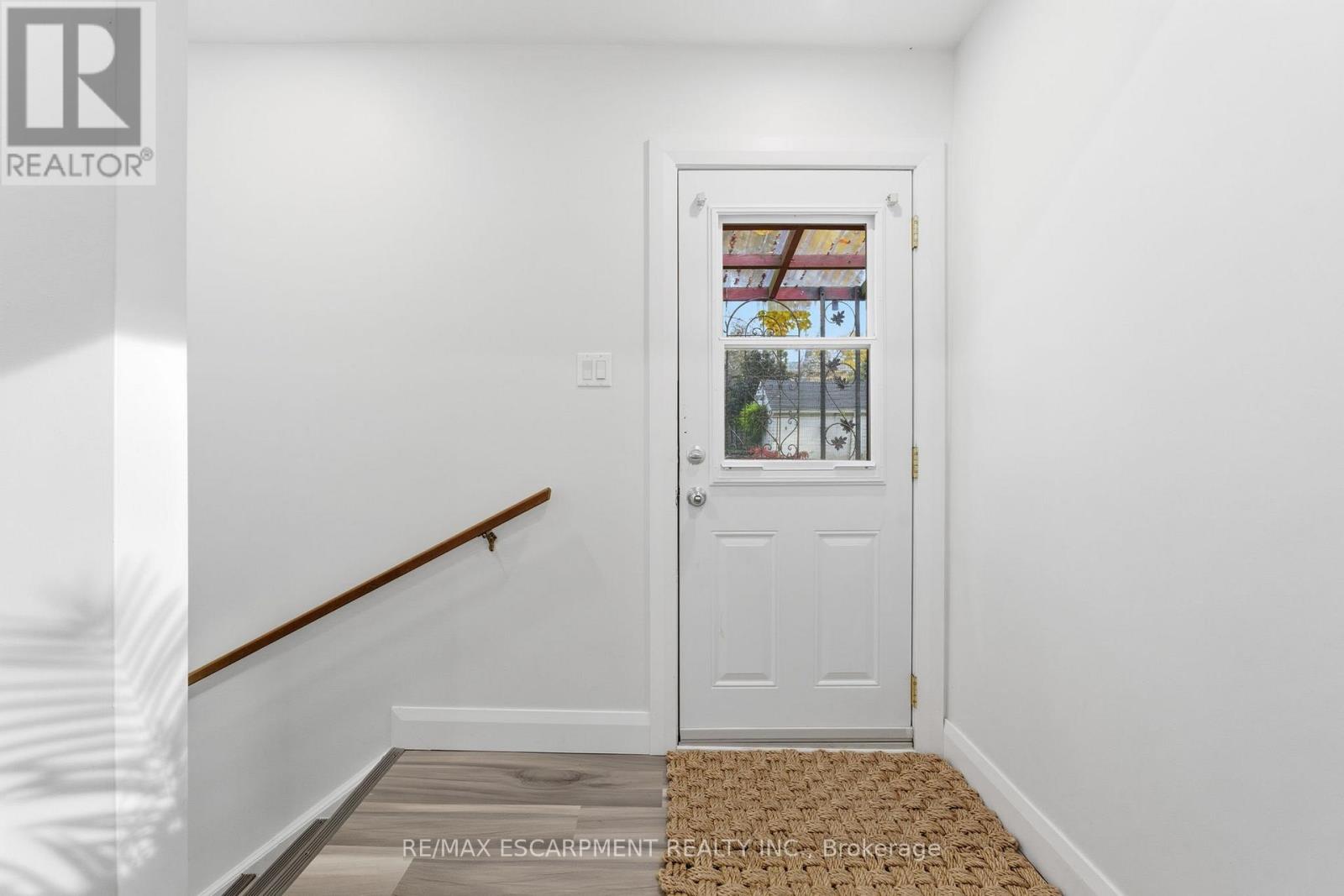 53 Livingston Avenue, Grimsby, Ontario  L3M 1L3 - Photo 30 - X12710678