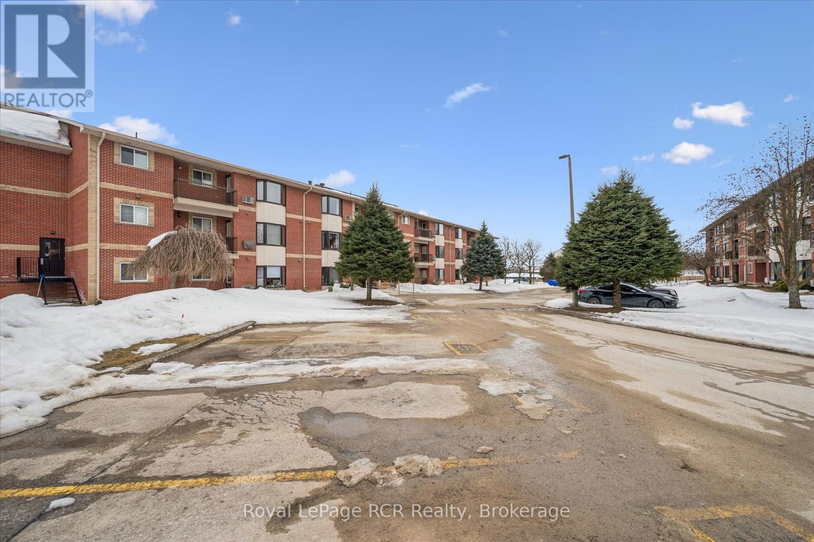 104 - 440 Durham Street W, Wellington North (Mount Forest), Ontario  N0G 2L1 - Photo 5 - X12854600