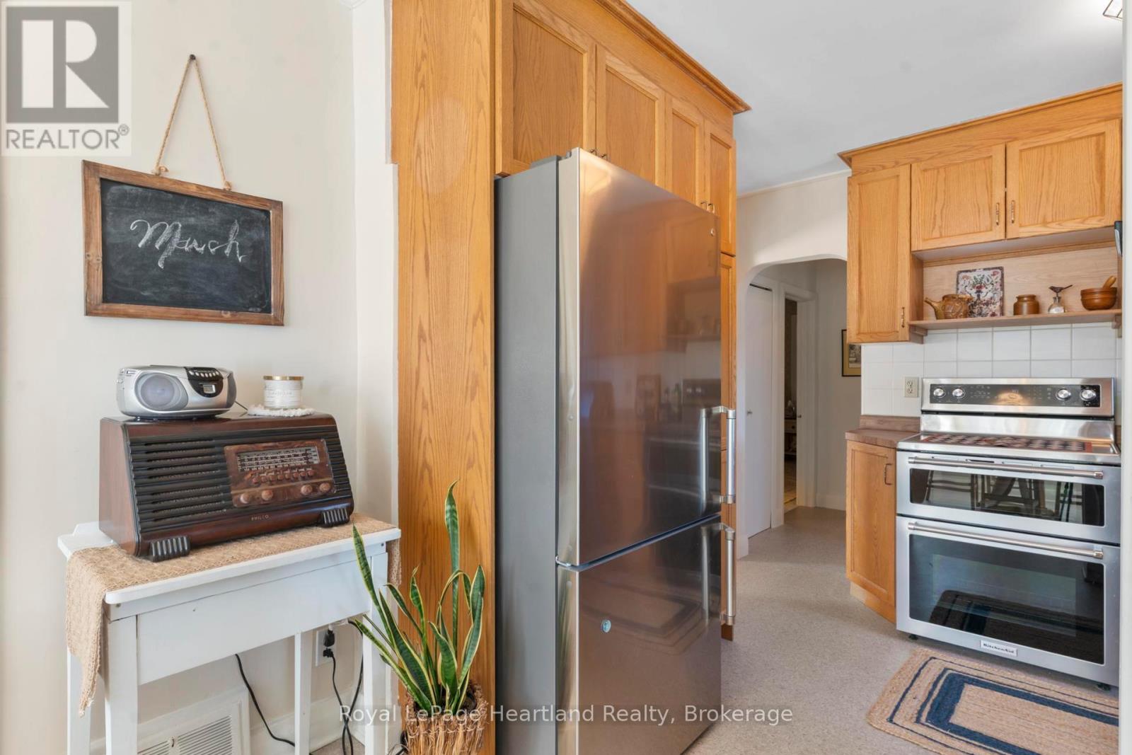 366 Edward Street, South Huron, Ontario  N0M 1S0 - Photo 12 - X12854616