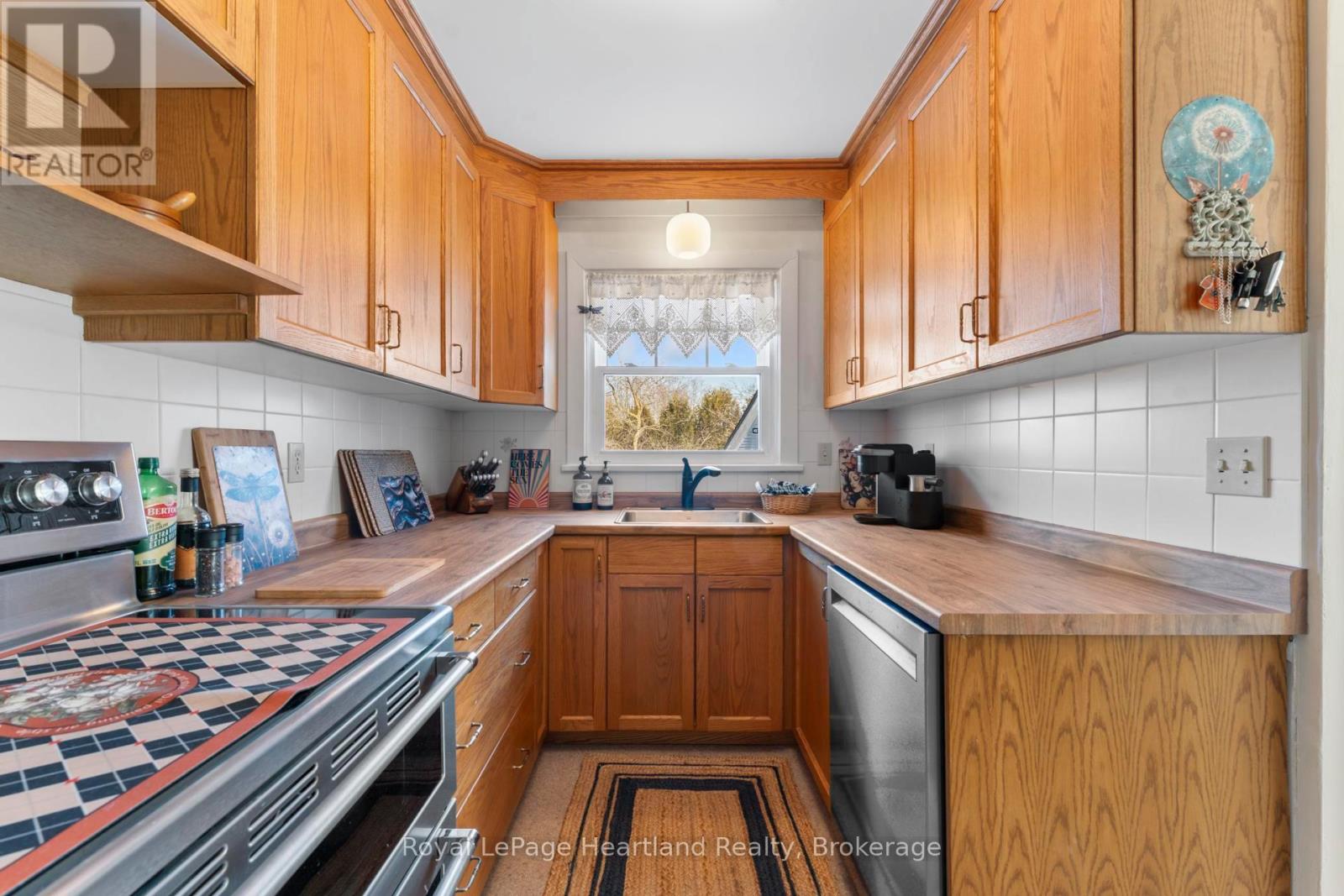 366 Edward Street, South Huron, Ontario  N0M 1S0 - Photo 14 - X12854616