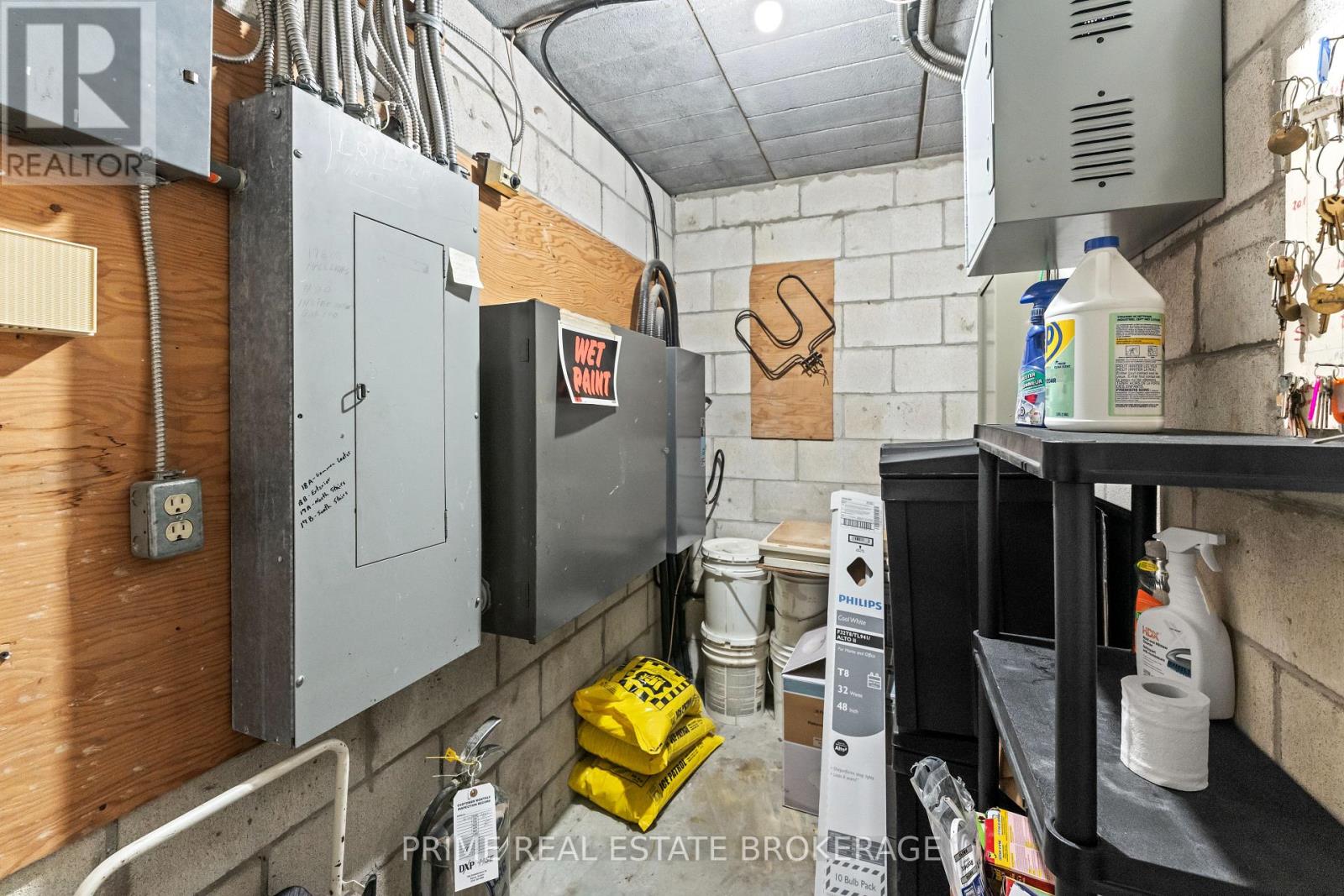 204 Michigan Avenue, Point Edward, Ontario  N7V 1E8 - Photo 12 - X12854496