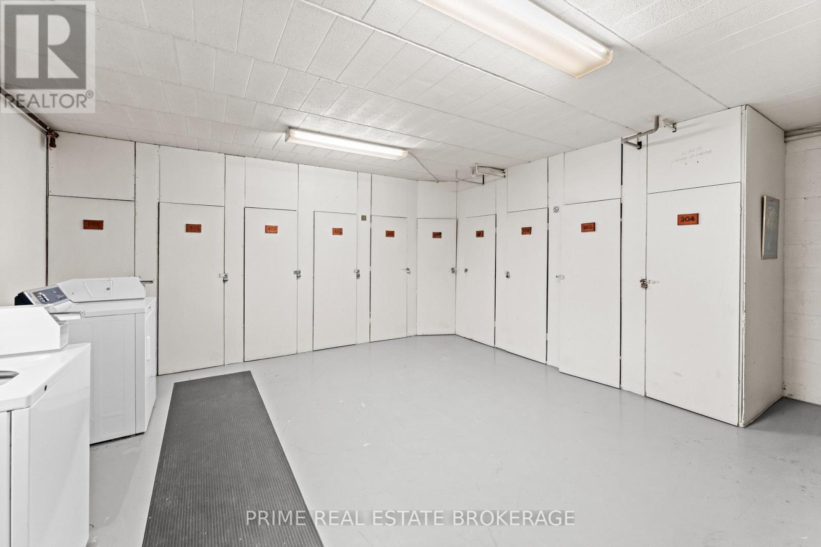 204 Michigan Avenue, Point Edward, Ontario  N7V 1E8 - Photo 9 - X12854496