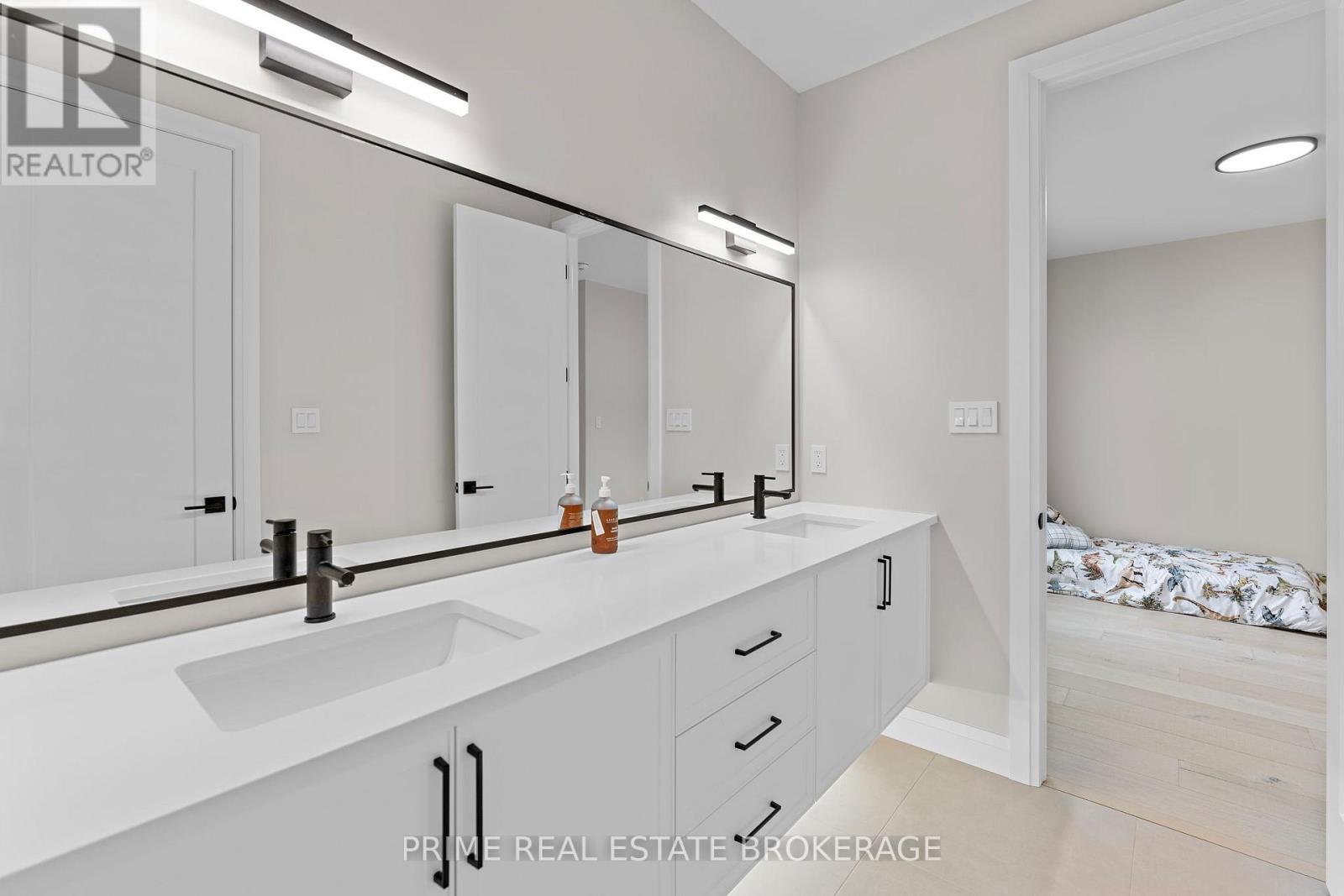 2540 Bridgehaven Drive, London North (North S), Ontario  N6G 0Z7 - Photo 39 - X12854516