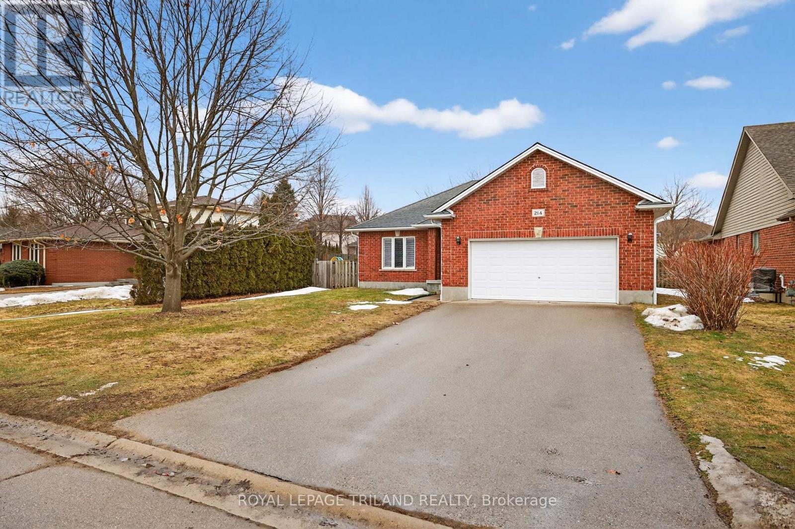 214 Mitchell Court, Thames Centre, Ontario  N0L 1G3 - Photo 2 - X12854726