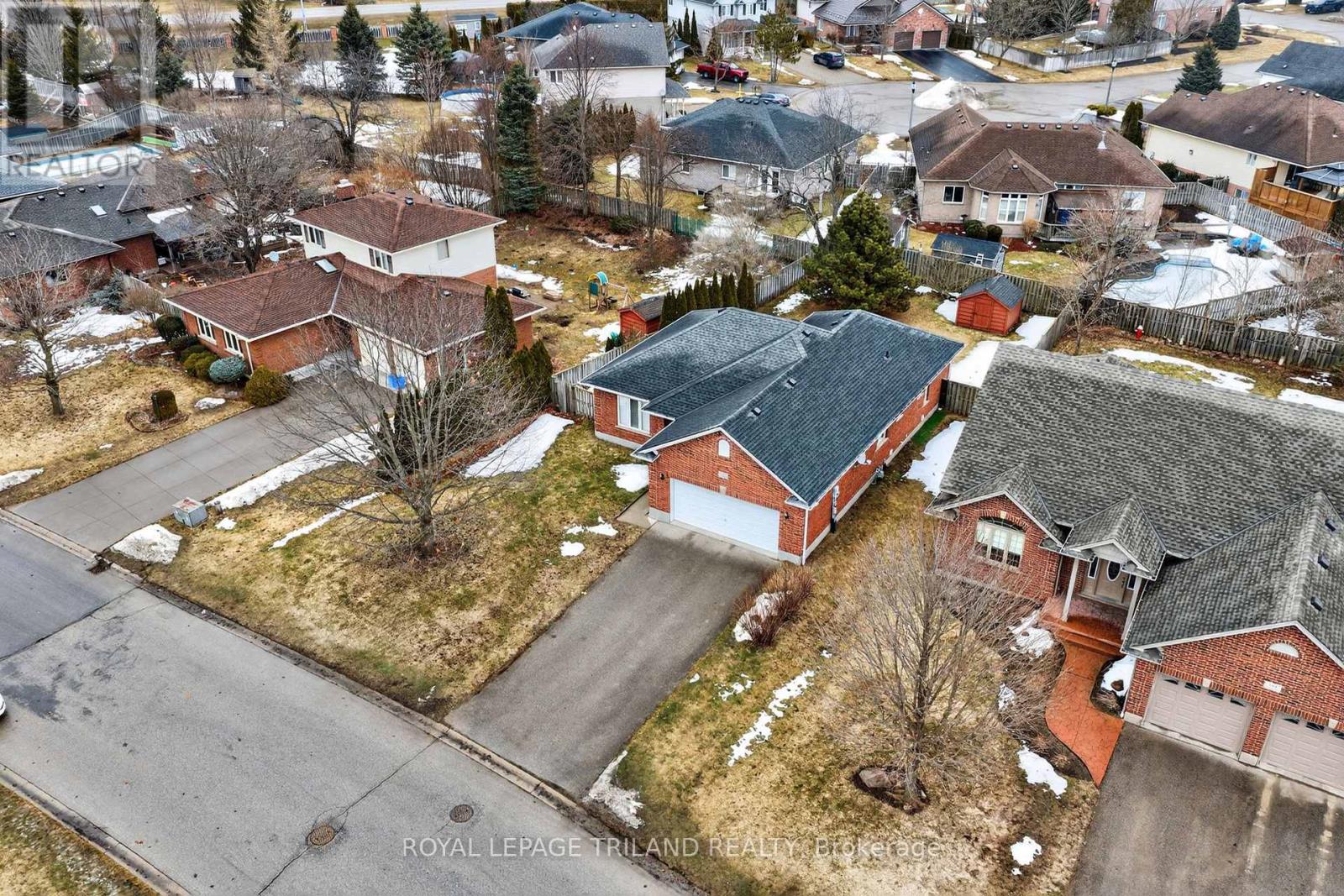 214 Mitchell Court, Thames Centre, Ontario  N0L 1G3 - Photo 43 - X12854726