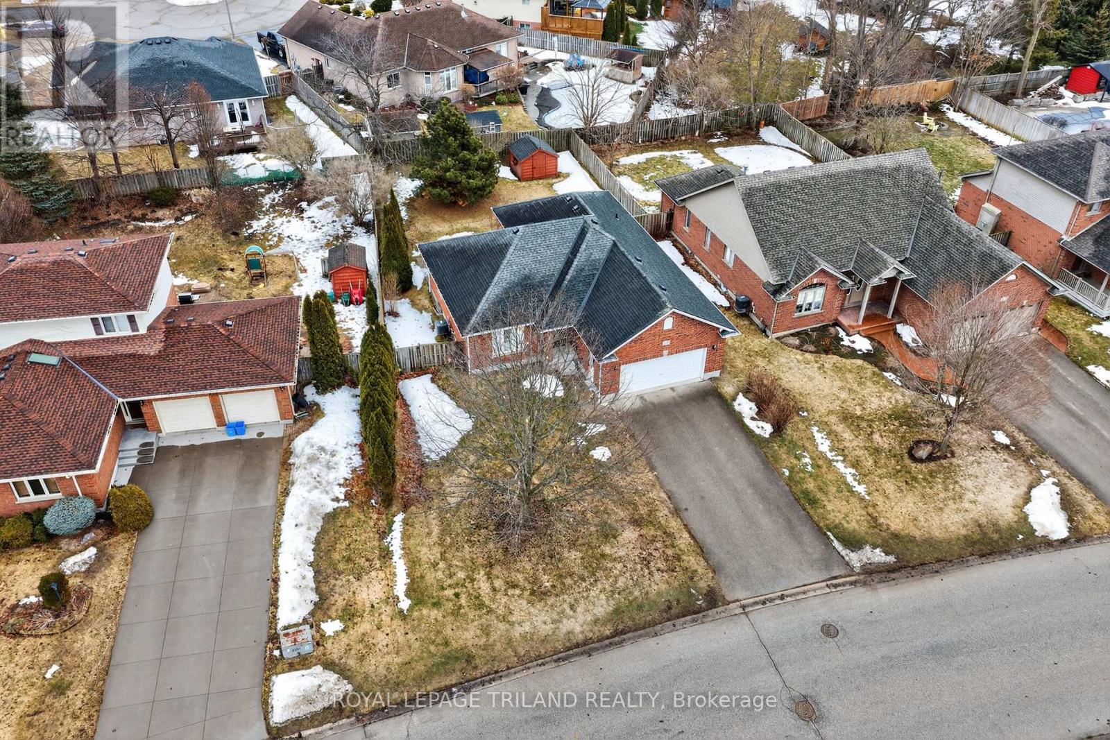 214 Mitchell Court, Thames Centre, Ontario  N0L 1G3 - Photo 44 - X12854726