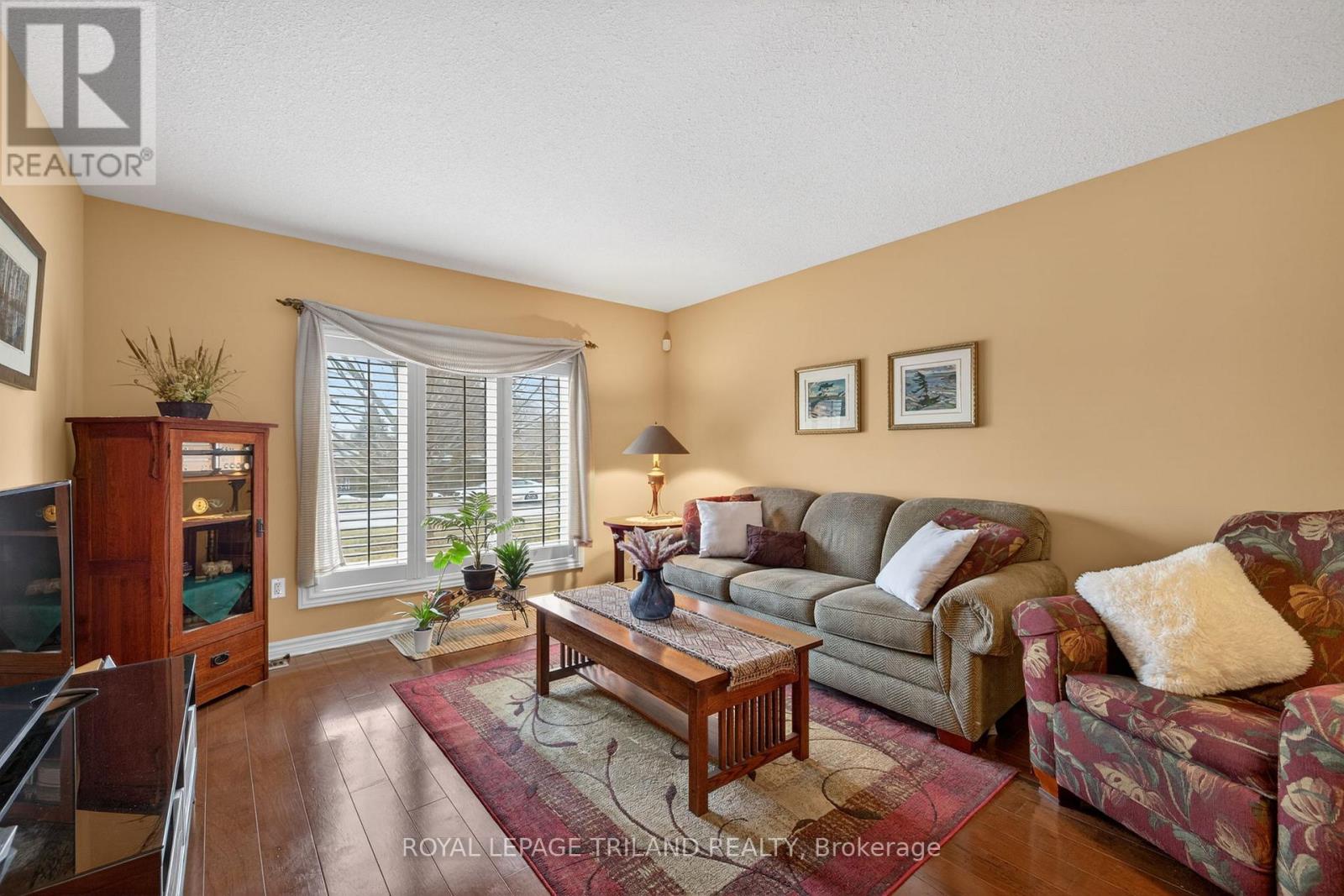 214 Mitchell Court, Thames Centre, Ontario  N0L 1G3 - Photo 6 - X12854726