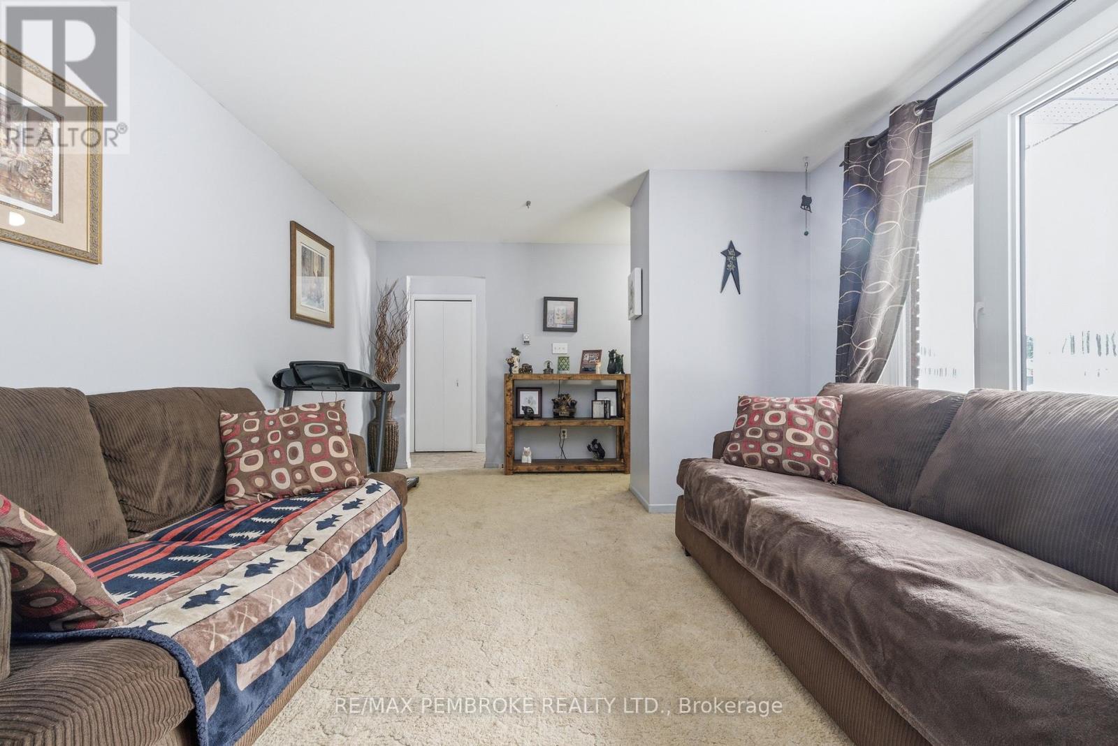 114 Hemlock Street, Petawawa, Ontario  K8H 3C2 - Photo 13 - X12854796