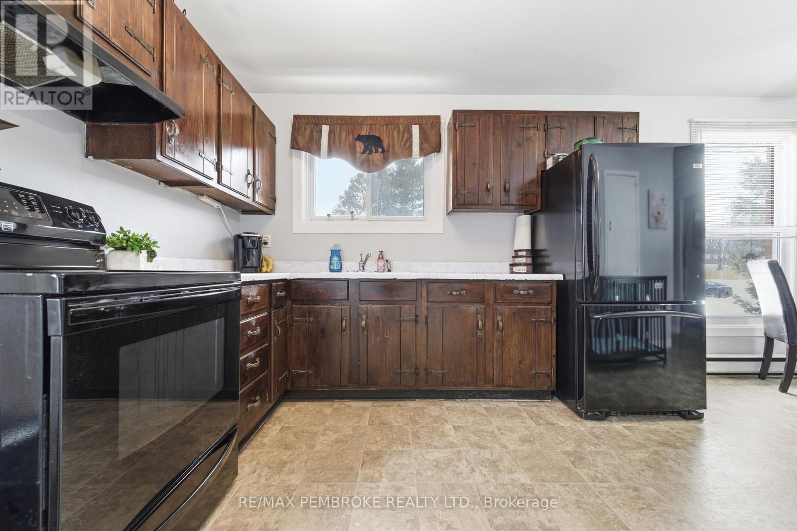 114 Hemlock Street, Petawawa, Ontario  K8H 3C2 - Photo 7 - X12854796