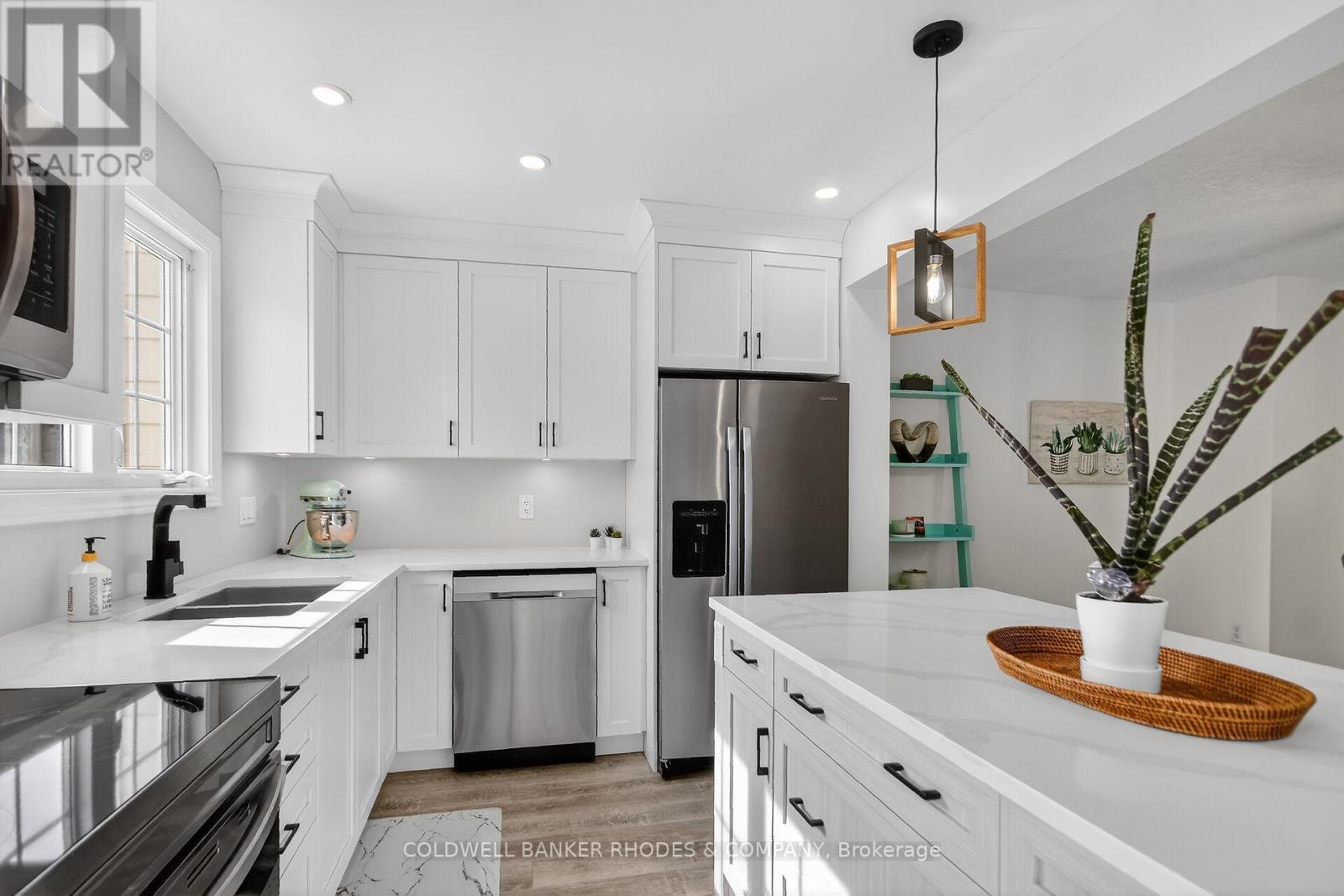 521 Orkney Private, Ottawa, Ontario  K2C 3M7 - Photo 11 - X12854754