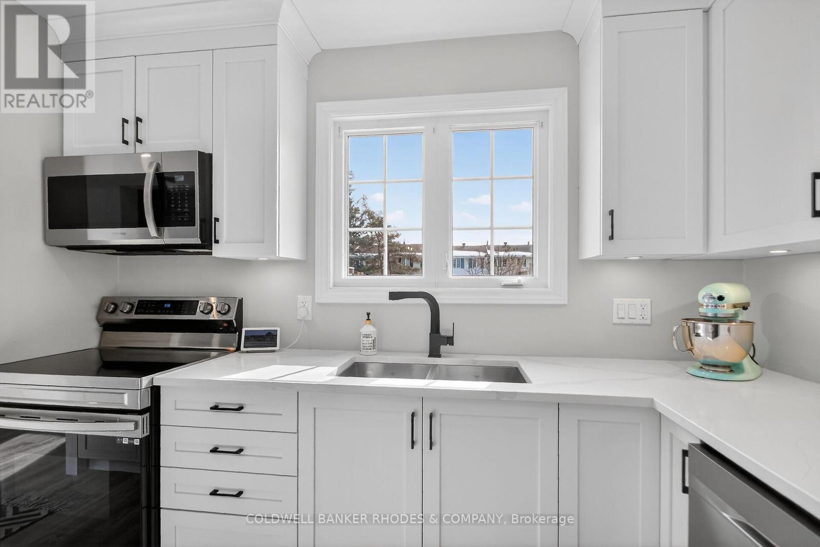 521 Orkney Private, Ottawa, Ontario  K2C 3M7 - Photo 12 - X12854754