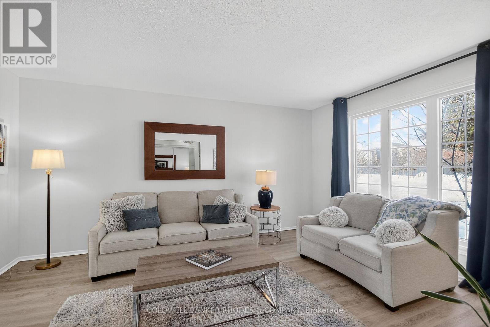 521 Orkney Private, Ottawa, Ontario  K2C 3M7 - Photo 4 - X12854754