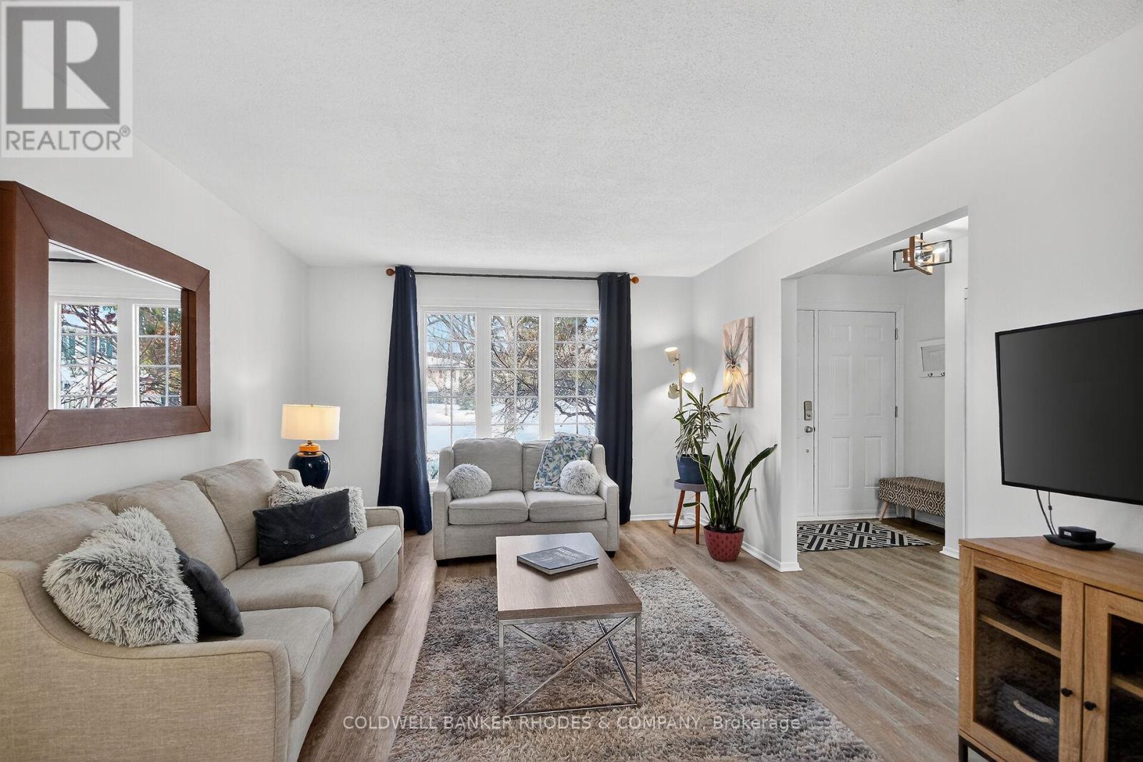 521 Orkney Private, Ottawa, Ontario  K2C 3M7 - Photo 5 - X12854754