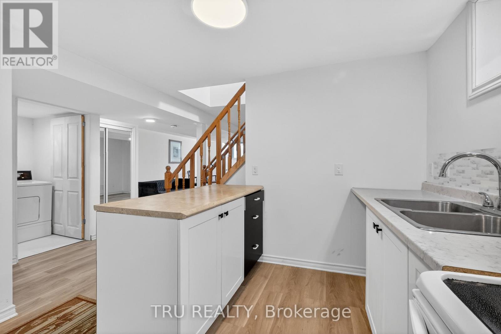 Maitland - 1263 Maitland Avenue, Ottawa, Ontario  K2C 2C4 - Photo 12 - X12854772