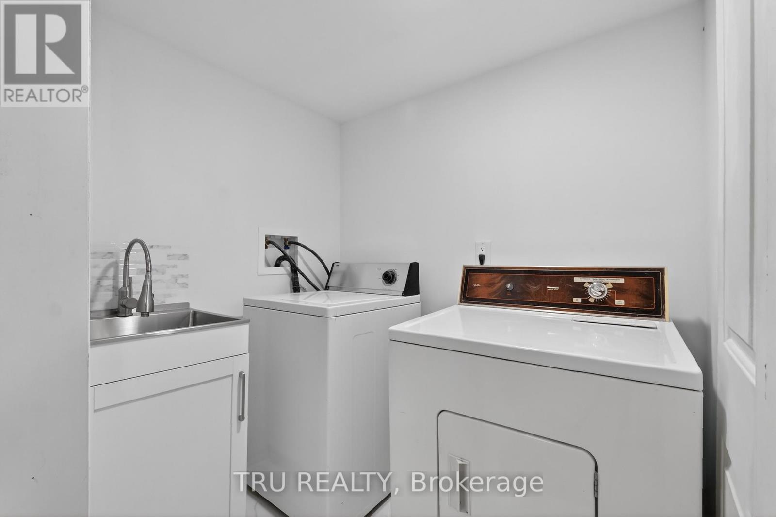 Maitland - 1263 Maitland Avenue, Ottawa, Ontario  K2C 2C4 - Photo 21 - X12854772