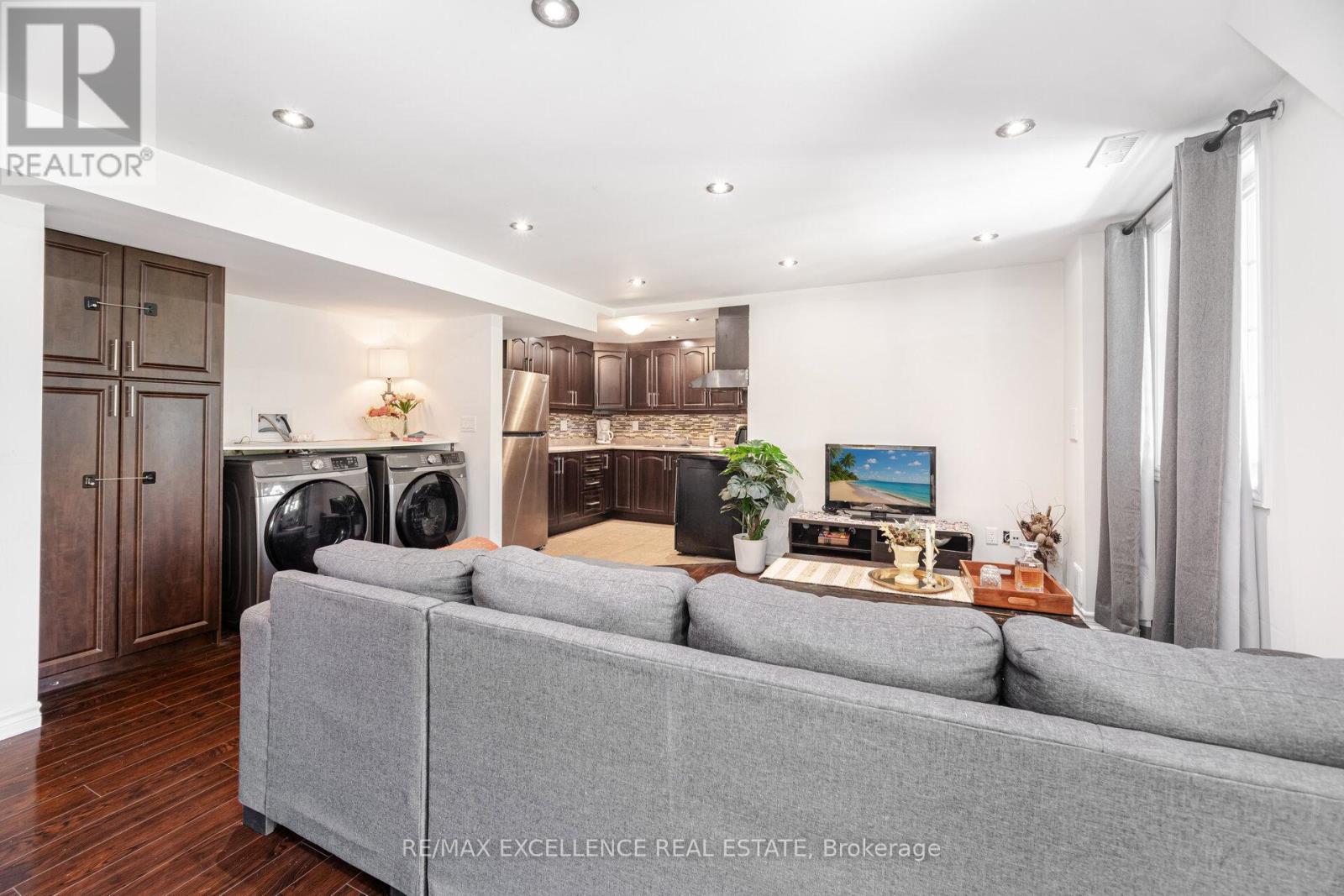 73 Gardenbrooke Trail, Brampton, Ontario  L6P 3J3 - Photo 37 - W12808292