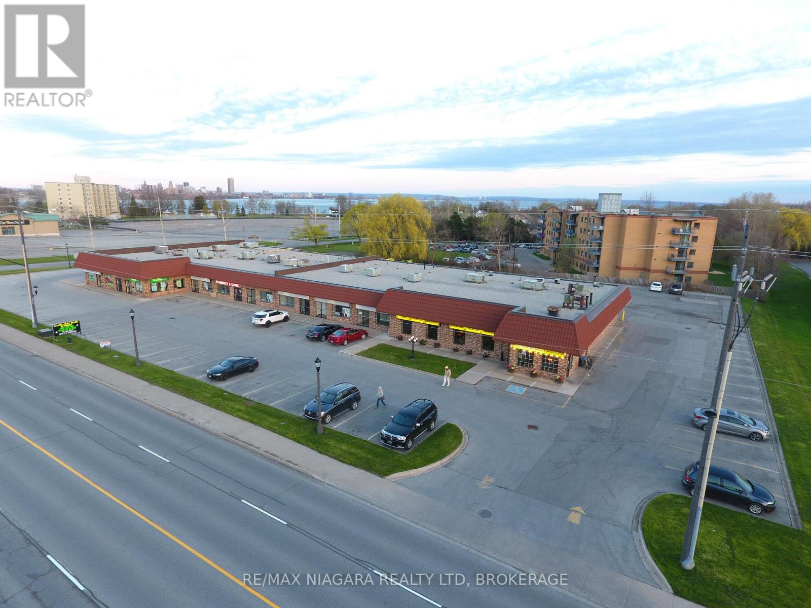 7 - 224 Garrison Road, Fort Erie, Ontario  L2A 1M7 - Photo 1 - X12854560