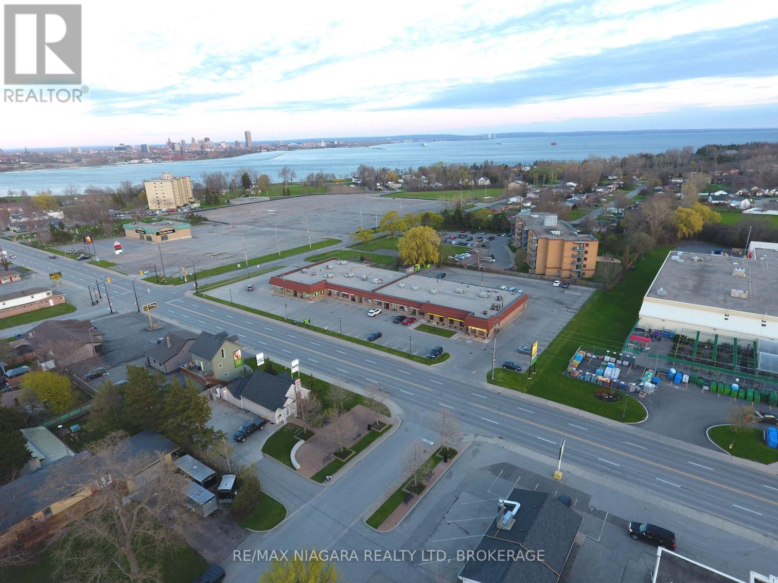 7 - 224 Garrison Road, Fort Erie, Ontario  L2A 1M7 - Photo 4 - X12854560